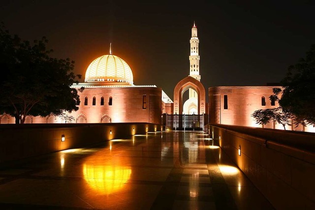 Die Groe Moschee von Sultan Quabus im Oman  | Foto: Fotolia.com/gzfz
