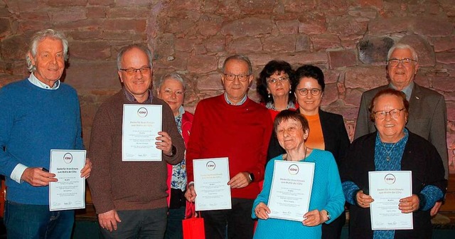 Verdiente und langjährige Mitglieder w...on Gentges (Dritte von rechts) geehrt. | Foto: Wolfgang Beck Verdiente und langjährige Mitglieder w...on Gentges (Dritte von rechts) geehrt. | Foto: Wolfgang Beck