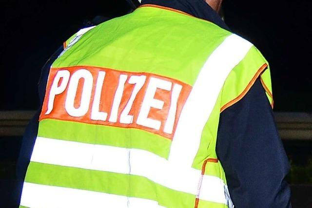 Drei Verletzte in Lenzkirch: Lastwagen ist zu schnell unterwegs