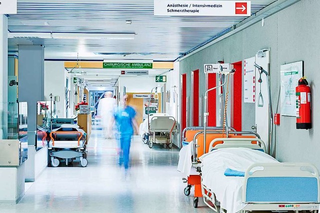 280.000 Pflegebedrftige oder kurz vor...tt monatlich im Krankenhaus behandelt.  | Foto: upixa  (stock.adobe.com)