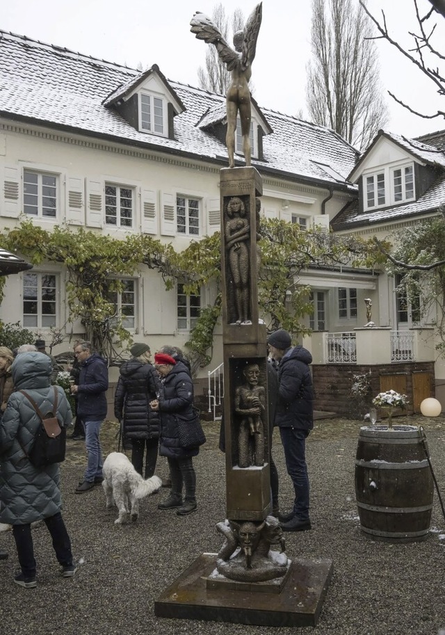 Die vier Meter hohe Skulptur &#8222;Fe...llheimer Weingut Drflinger zu sehen.  | Foto: Volker Mnch