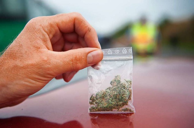 Ein Ttchen mit Cannabis, das bei einer Kontrolle in einem PKW gefunden wurde  | Foto: Uwe Zucchi