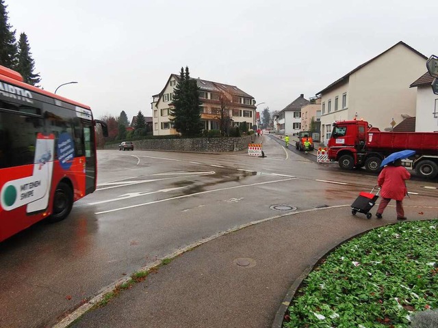 Einen Kreisverkehr knnen sich die Ver... Strae/Kirchplatz in Wehr vorstellen.  | Foto: Gerd Leutenecker