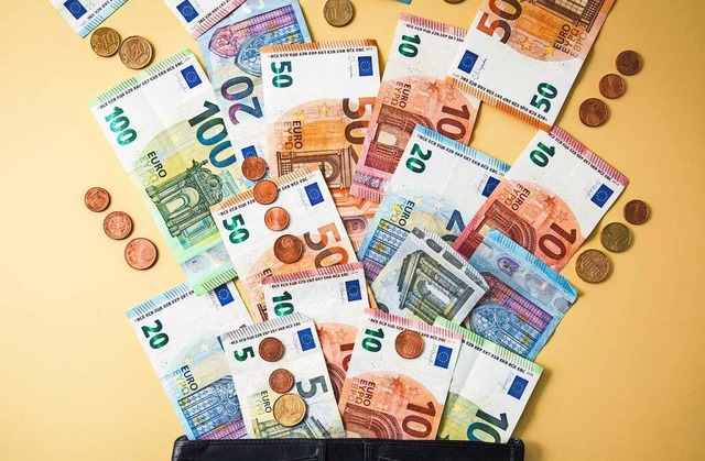 Der Haushaltsplan des Gemeindeverwaltu...n 1,2 Millionen Euro aus (Symbolbild).  | Foto: Christin Klose (dpa)