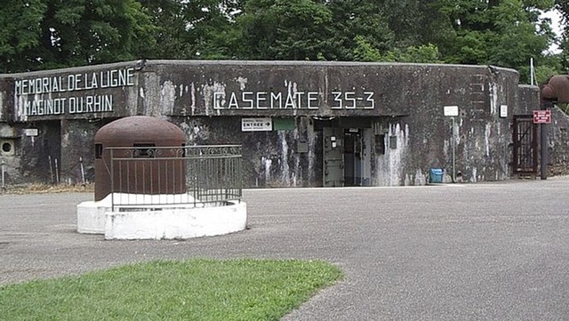 Im Marckolsheim fhrt ein Verein durch...n Weltkrieg, darunter  viele Deutsche.  | Foto: (c) Gilbert Schalk