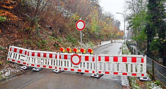 Weiter gesperrt: Wie lange die Kartuserstrae dicht bleibt, ist noch unklar.  | Foto: Michael Bamberger