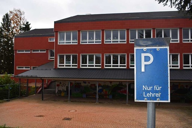 Dieses Schulgebude in Rickenbach steht leer.  | Foto: Michael Krug