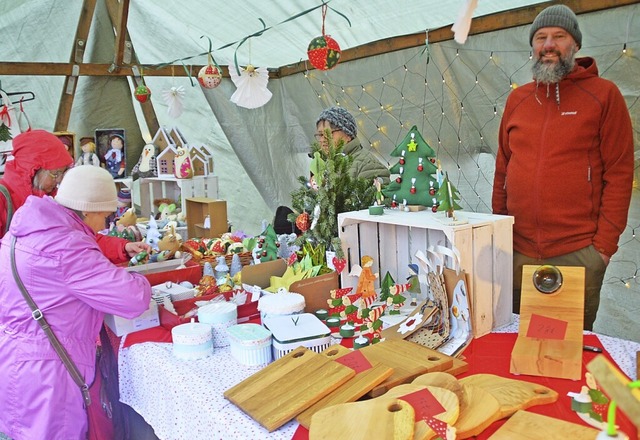 Viele handgefertigte Artikel gab es beim Fahrnauer Adventsmarkt.  | Foto: Edgar Steinfelder