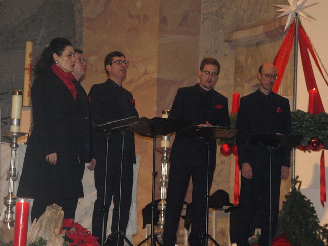 Mit Advents- und Weihnachtsliedern beg...er pur die Zuhrer im St. Blasier Dom.  | Foto: Karin Stckl-Steinebrunner