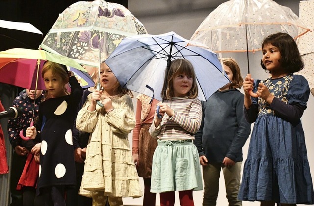 Gesang unter Regenschutz: Glhwrmchen und Feuerfunken  | Foto: Barbara Ruda