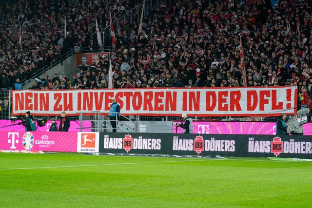 Die Ablehnung unter den Fans ist gro.  | Foto: IMAGO/Eibner-Pressefoto/Florian Wiegan