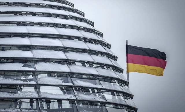 Im Bundestag wird darber entscheiden, ob eine Notlage in Deutschland vorliegt.  | Foto: Kay Nietfeld (dpa)