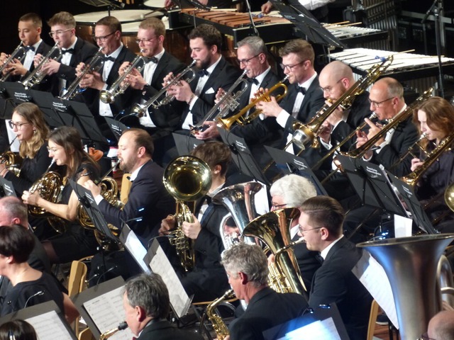 Das Blasorchester Niederschopfheim begeisterte das Publikum.  | Foto: Frank Leonhardt