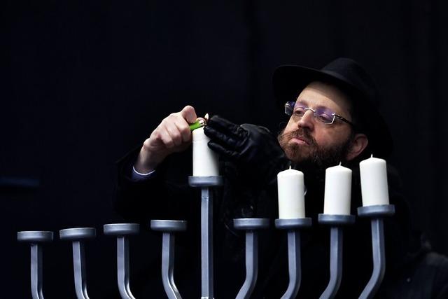 Die Jdische Gemeinde in Emmendingen will mit Chanukka die Dunkelheit vertreiben