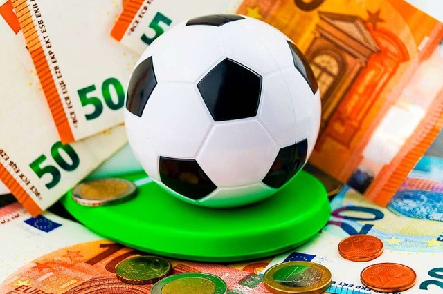 Mit der Fuball-Bundesliga mehr verdie...efs mithilfe eines externen Investors.  | Foto: IMAGO/Steidi