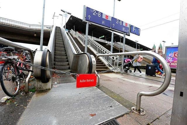 Die Rolltreppe zu Gleis 1 am Freiburger Hauptbahnhof wird nicht mehr repariert
