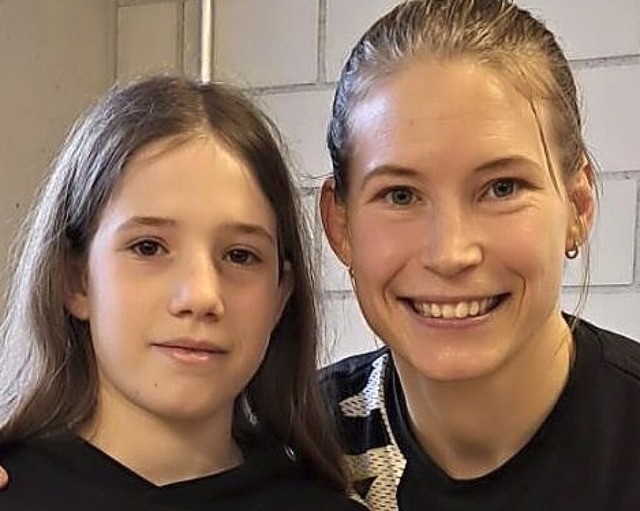 Amelie Flamm (links) mit ihrem Vorbild, Ringerin Aline Rotter-Focken  | Foto: privat