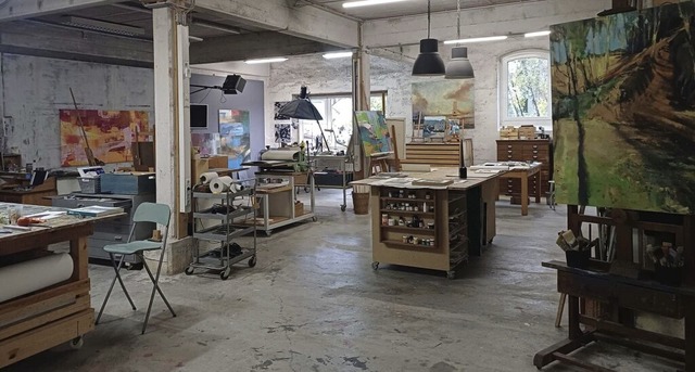 Ein Blick in das Atelier von Insa Hoff...r aus bietet sie auch Online-Kurse an.  | Foto: privat
