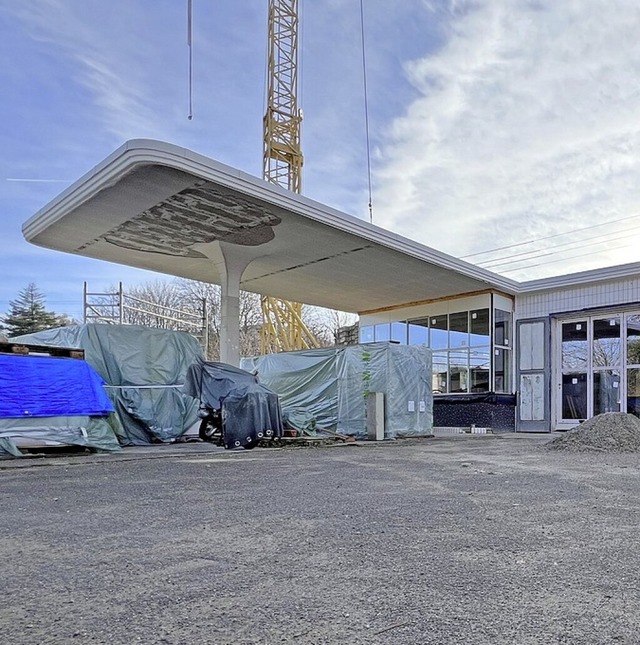 Die alte Tankstelle in Burg wird zu einem Wohnhaus umgebaut.  | Foto: Marcus Ehrhardt