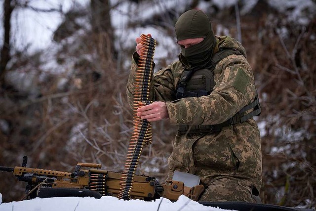 Scholz: &#8222;Wir treiben den klimane...r eng an der Seite der Ukraine.&#8220;  | Foto: Efrem Lukatsky (dpa)