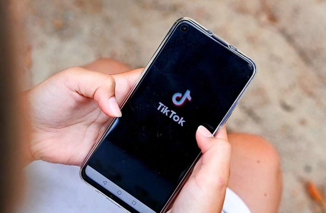 TikTok ist eine der beliebtesten Social-Media-Apps.  | Foto: Jens Kalaene (dpa)