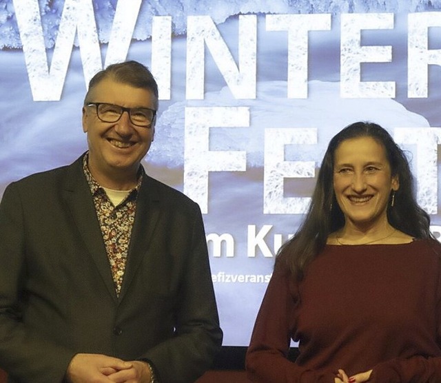 Kurdirektor Rolf Rubsamen und Michaela...tin des ersten Winterfestival-Konzerts  | Foto: Volker Mnch