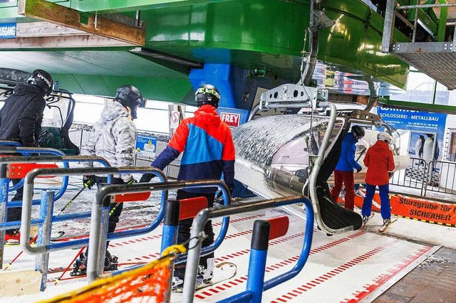 Milde Temperaturen und Regen haben dem...essel der Feldbergbahn ist in Betrieb.  | Foto: Philipp von Ditfurth (dpa)