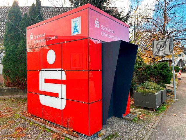 Der Sparkassen-Pavillon wird abgebaut.  | Foto: Mark Alexander