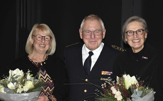 Alexander Widmaier  mit Monika Widmaier  (links) und Dorothea Strr-Ritter  | Foto: Thomas Biniossek