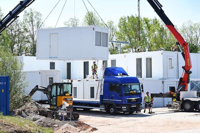 So wie in Freiburg werden auch in Gund...bald Geflchtete in Containern wohnen.  | Foto: Rita Eggstein