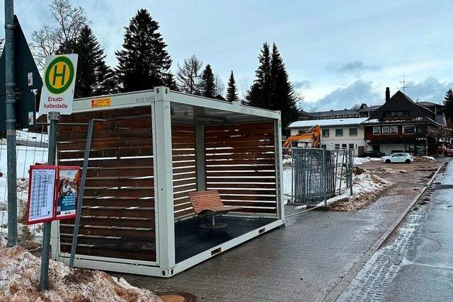 Container schtzen Busfahrgste in Hchenschwand vor Wind und Wetter