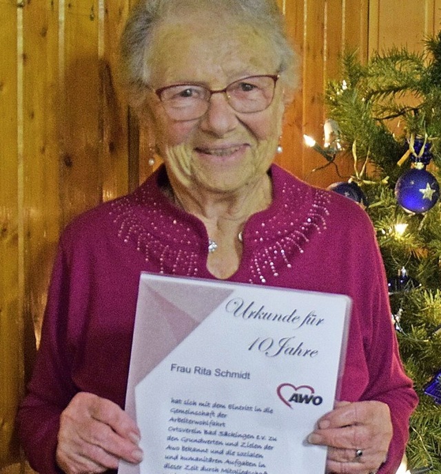 Rita Schmidt wurde fr ihre langjhrige Mitgliedschaft geehrt.  | Foto: Bernadette Andr