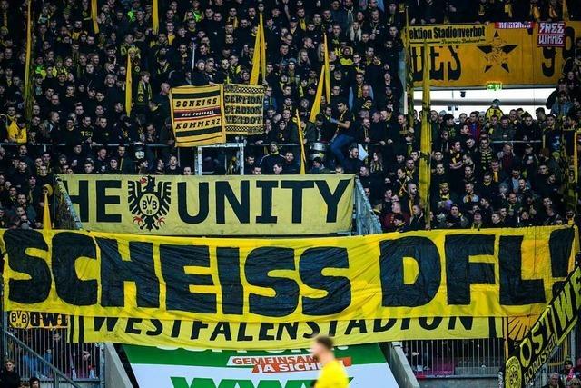 Zehntausende Fans protestieren gegen den Investorendeal im Profifuball