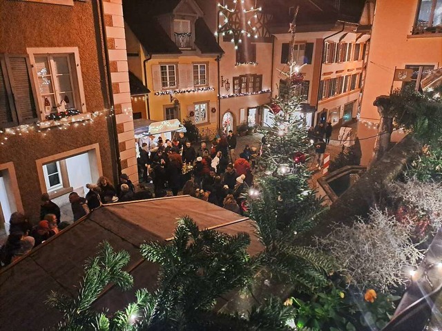 <Soloanlauf>Viele Lichter</Soloanlauf>...er den Rhein voller Menschen.  </Text>  | Foto: Michael Krug