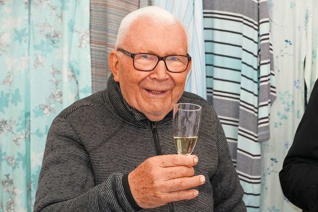 Walter Jeretzky auf dem Jahrmarkt in W... als Hndler hierher, jetzt ist er 85.  | Foto: Sylvia Sredniawa