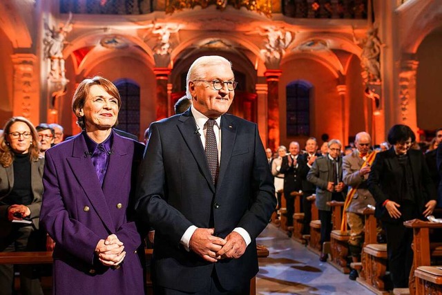 Elke Bdenbender und Bundesprsident F...SPD)  in der Pfarrkirche von St.Peter.  | Foto: Philipp von Ditfurth (dpa)