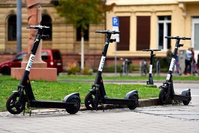 Freiburger Behindertenbeirat mchte feste E-Roller-Pltze – Stadt sieht keinen Handlungsbedarf