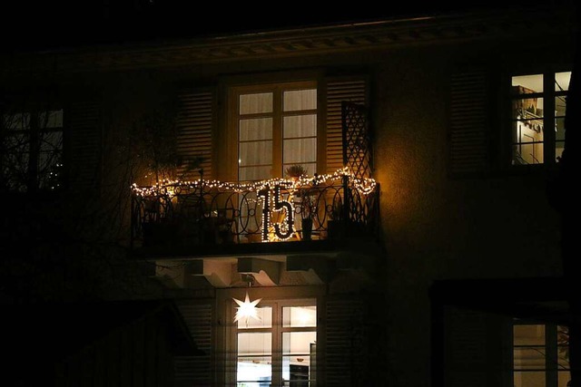 Gro oder klein, bunt oder schlicht be... Adventskalender in der Nachbarschaft.  | Foto: Katharina Kubon