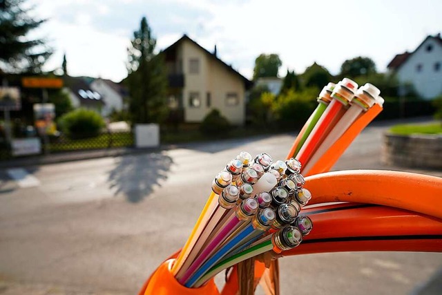 Der Glasfaseranschluss in der Region s...e sind bereits alle Haushalte am Netz.  | Foto: Karsten  (stock.adobe.com)