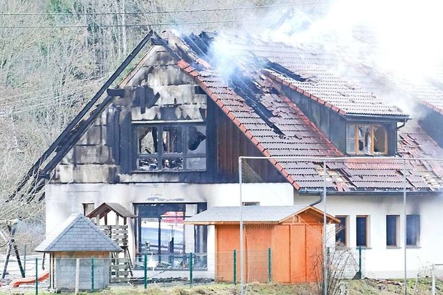 Ein Brand hat den Kindergarten Spatzennest am Dienstag zerstrt.  | Foto: Sebastian Barthmes