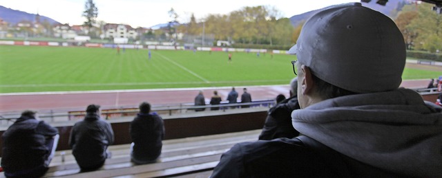 Ralf Brombacher hat beim Spiel in Wald...onderen Blick auf den Schiedsrichter.   | Foto: Florian Schmieder