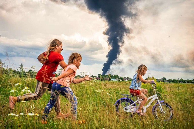 Das Unicef-Foto des Jahres 2023 hat de...ner russischen Drohne getroffen wurde.  | Foto: Patryk Jaracz (dpa)