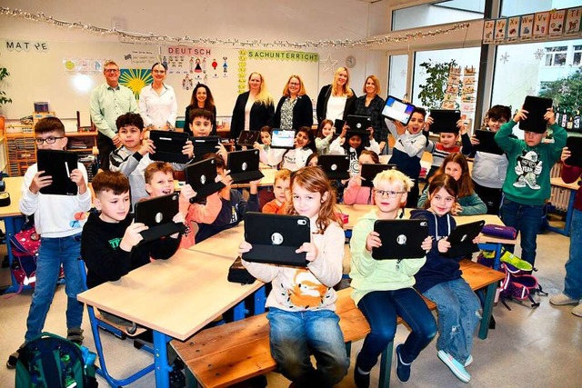 iPads fr alle: Schler und Lehrer sehen Vorteile in den Gerten.  | Foto: Heinz und Monika Vollmar