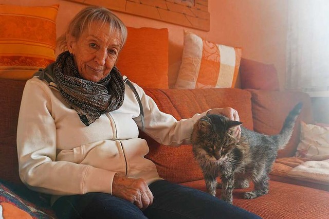 Tierschtzerin Hannelore Nu mit Katze Amanda  | Foto: Annika Leisinger-Brandl