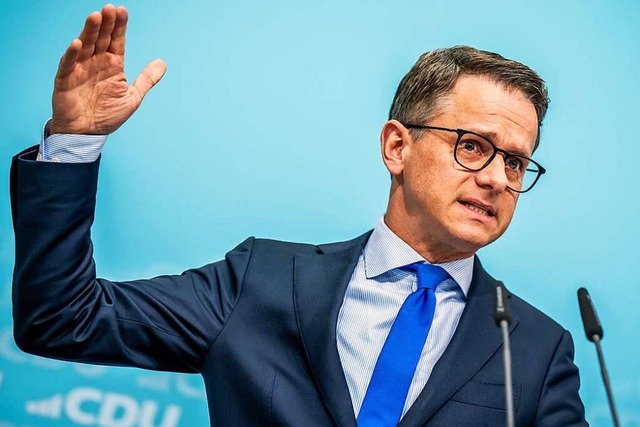 CDU-Generalsekretr Carsten Linnemann ...es am rigiden Kurs in der Asylpolitik.  | Foto: Michael Kappeler (dpa)