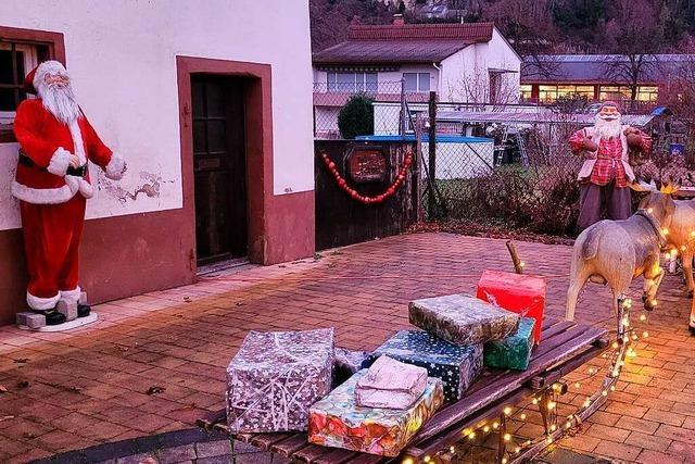 Weihnachtliche Dekoration in Wyhlen erinnert an den heiligen Nikolaus
