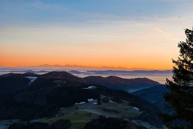 Fernsicht auf dem Belchen im Schwarzwald.  | Foto: Peter Siebertz