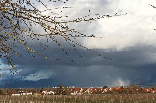 Immer nur Sonne wre ja auch langweilig (Symbolfoto mit Blick auf Tiengen).  | Foto: Gerd Sohnius