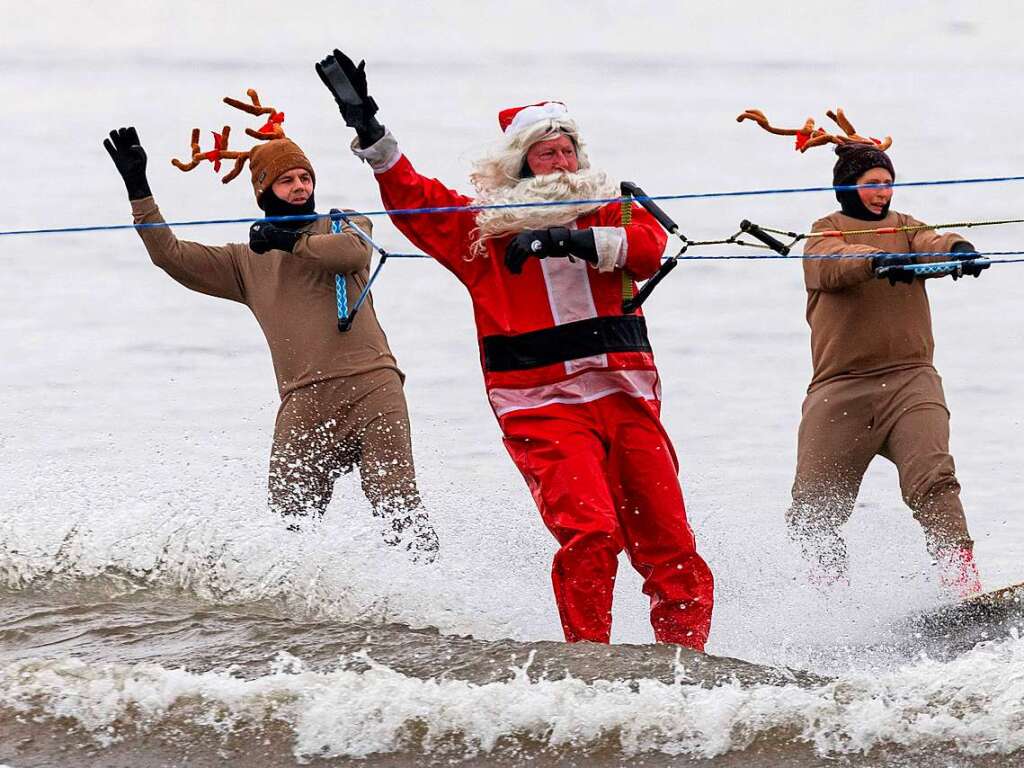 In jedem Land wird Weihnachten anders gefeiert. Die besten Fotos kuriosen Weihnachtsmnnern.