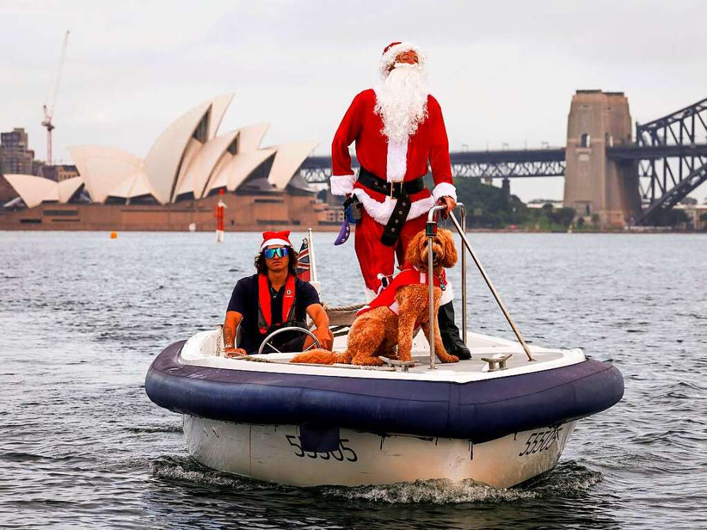 In jedem Land wird Weihnachten anders gefeiert. Die besten Fotos kuriosen Weihnachtsmnnern.